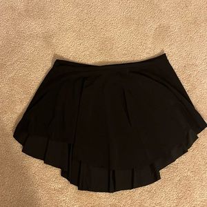 black luckyleo skirt brand new